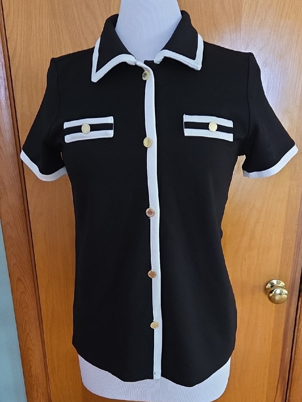 NWOT Anne Klein Women's Black Knit Polo Contrasting Trim Gold Button Front Sz S